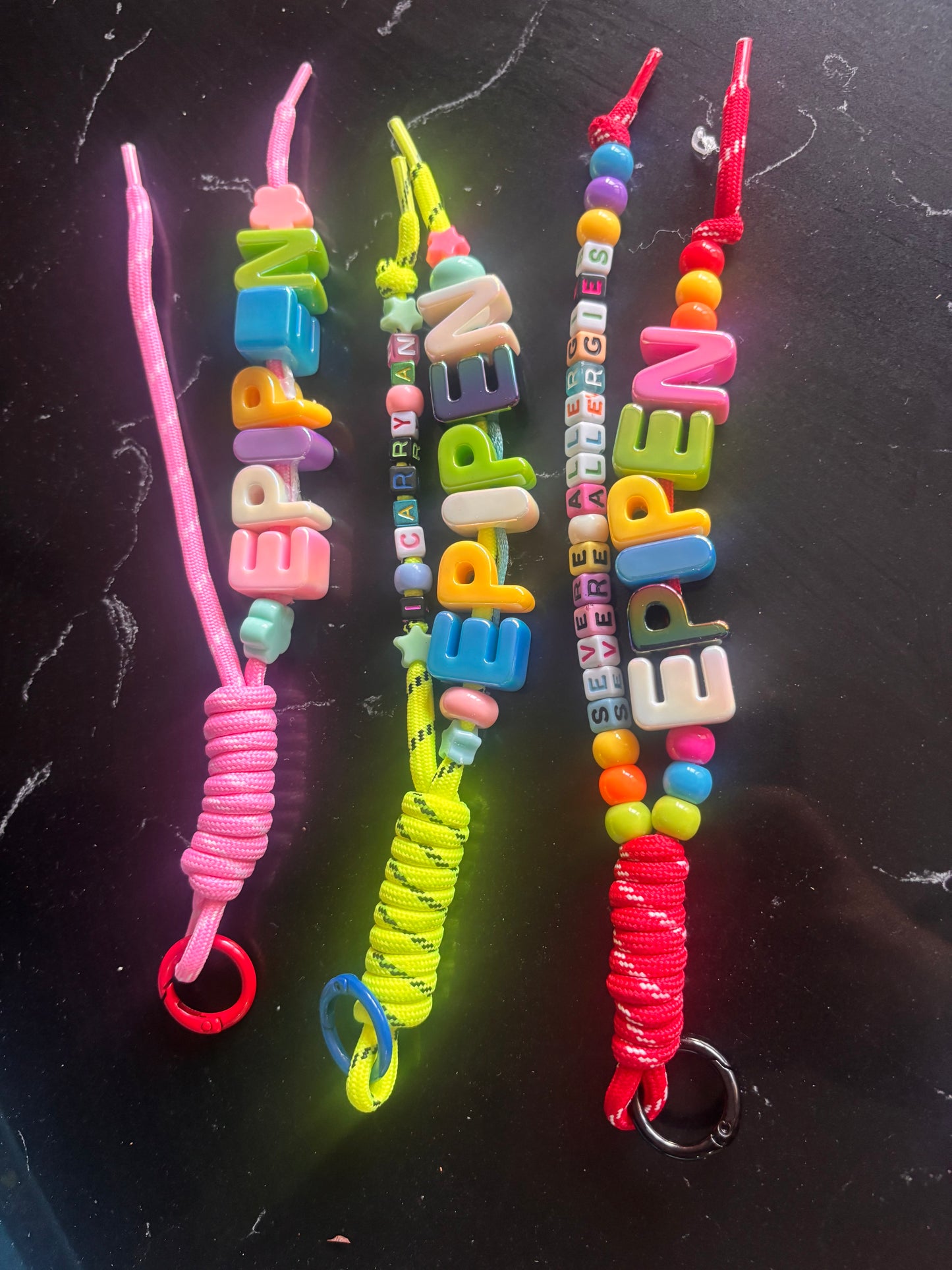 Paracord allergy awareness keychain